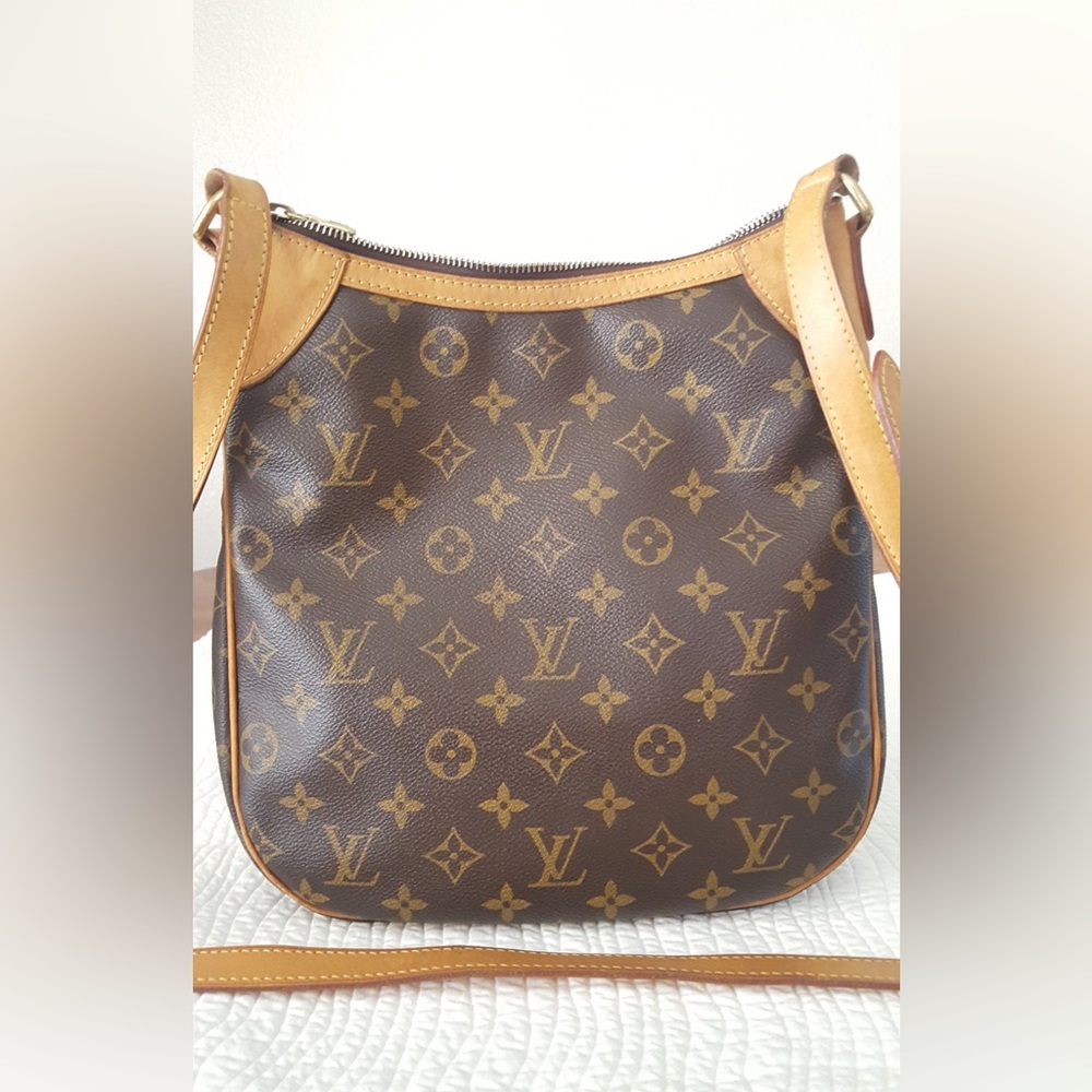 AUTHENTIC LOUIS VUITTON ODEON MM CROSSBODY BAG